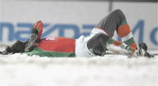 Klose verletzt im Schnee von St. Pauli