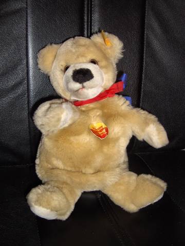 Christas Bärchen: Handpuppe Happy