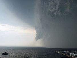 Tornado über Helgoland (Düne) 12.06.2010